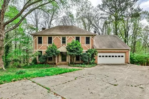 299 Woods Edge Ct, Marietta, GA 30068