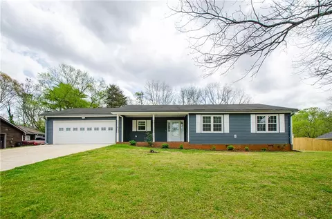 4368 Castle Gate Dr, Snellville, GA 30039
