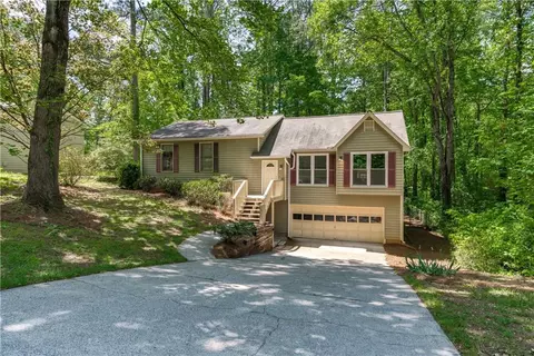 4901 Raven Way NE, Marietta, GA 30066