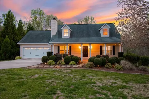 3869 Berkshire Ridge Dr, Gainesville, GA 30506
