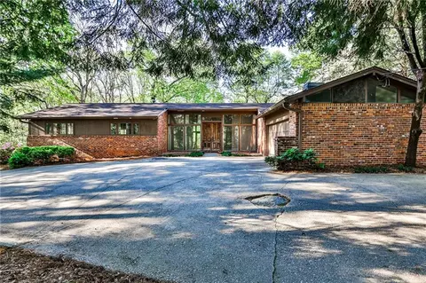 3710 Cloudland Dr NW, Atlanta, GA 30327