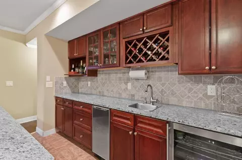Kitchen - 4055 Greenside Ct, Dacula, GA 30019 photo 6 of 7