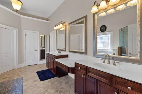 Bath - 4055 Greenside Ct, Dacula, GA 30019 photo 2 of 9