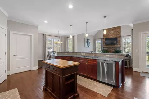Kitchen - 4055 Greenside Ct, Dacula, GA 30019 photo 3 of 7