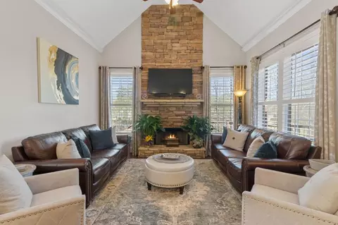 Living - 4055 Greenside Ct, Dacula, GA 30019 photo 6 of 11