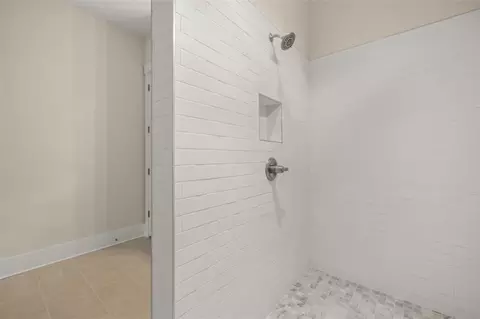 Bath - 113 Summit View Ct, Canton, GA 30114 photo 8 of 9