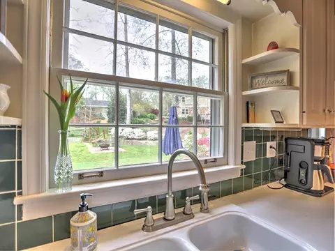 Kitchen - 1890 Gainsborough Dr, Chamblee, GA 30341 photo 5 of 5