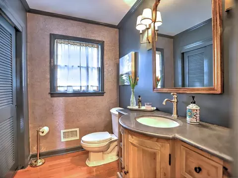 Bath - 1890 Gainsborough Dr, Chamblee, GA 30341 photo 1 of 4