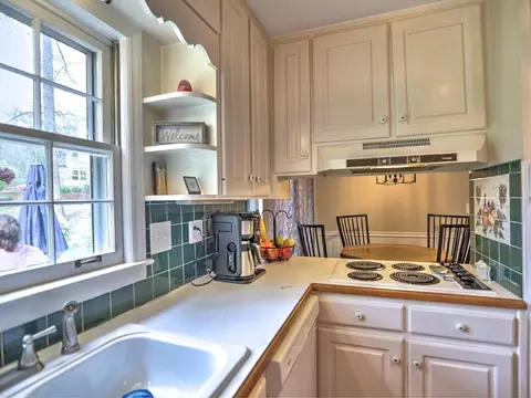 Kitchen - 1890 Gainsborough Dr, Chamblee, GA 30341 photo 3 of 5