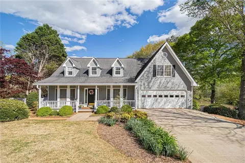 395 Lake Ridge Ct, Mcdonough, GA 30253