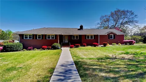 190 Craig Dr, Lawrenceville, GA 30046