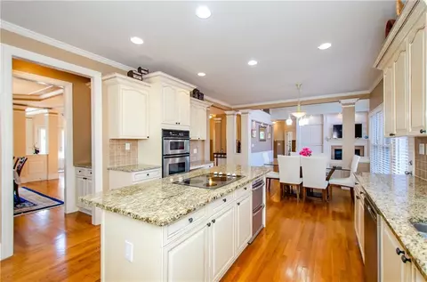 Kitchen - 2941 Willowstone Dr, Duluth, GA 30096 photo 5 of 6