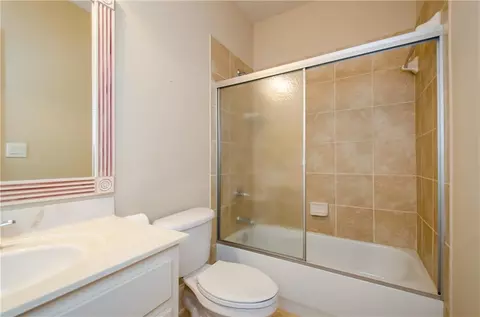 Bath - 2941 Willowstone Dr, Duluth, GA 30096 photo 1 of 5