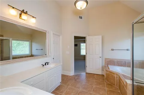 Bath - 2941 Willowstone Dr, Duluth, GA 30096 photo 3 of 5