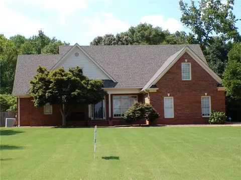 110 Reserve Dr, Covington, GA 30014