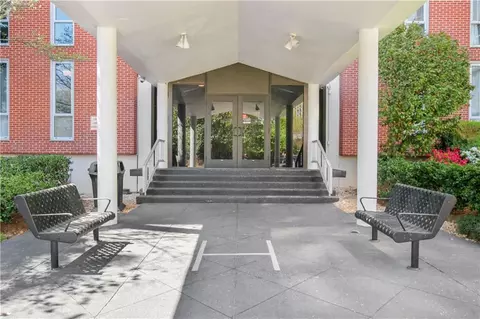3060 Pharr Court North NW #117, Atlanta, GA 30305