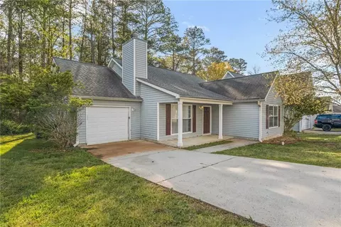 Exterior - 6764 Biscayne Blvd, Rex, GA 30273 photo 3 of 7