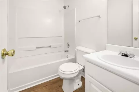Bath - 6764 Biscayne Blvd, Rex, GA 30273 photo 3 of 3