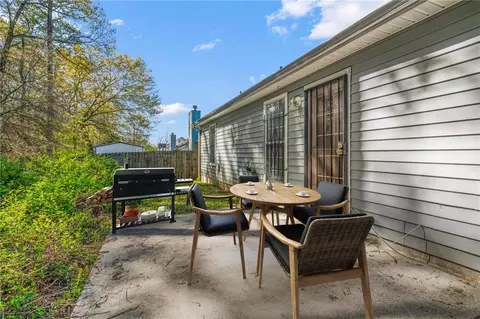 Exterior - 6764 Biscayne Blvd, Rex, GA 30273 photo 5 of 7