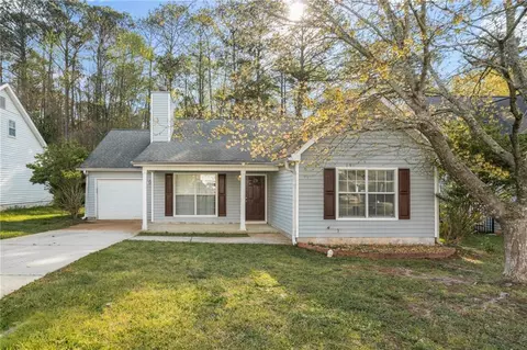 Exterior - 6764 Biscayne Blvd, Rex, GA 30273 photo 2 of 7