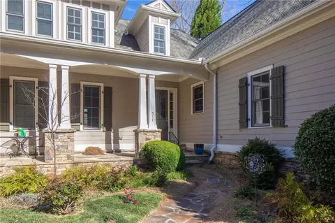 517 Birch River Dr, Dahlonega, GA 30533