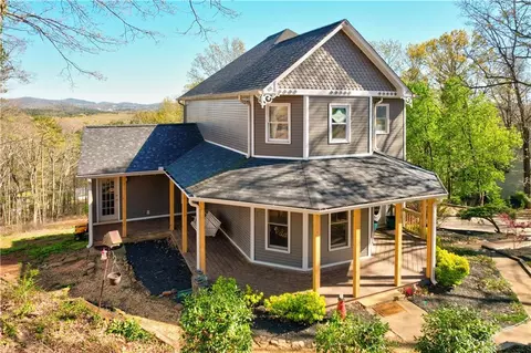 211 Amberidge Dr NW, Cartersville, GA 30121