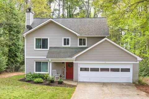 298 Fieldview Dr, Auburn, GA 30011