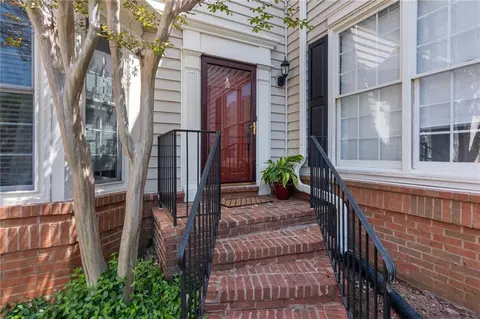 98 Mount Vernon Cir, Atlanta, GA 30338