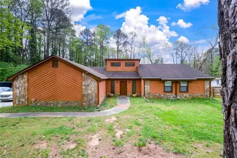 5228 Rockbridge Dr, Stone Mountain, GA 30087