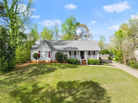 3825 Corinth Dr, Gainesville, GA 30506