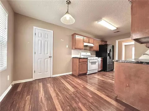 Kitchen - 2875 Fort Apachee Trl, Dacula, GA 30019 photo 3 of 5