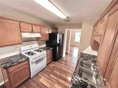 Kitchen - 2875 Fort Apachee Trl, Dacula, GA 30019 photo 2 of 5
