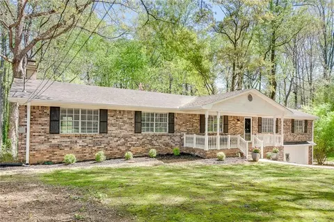 3829 Dora Dr SE, Smyrna, GA 30082