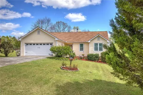 27 Westover Rdg, Adairsville, GA 30103