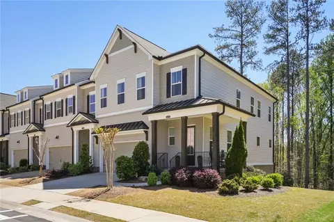 5040 River Rapids Dr, Roswell, GA 30076