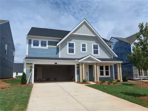 546 Crystal Lake Pkwy, Hoschton, GA 30548