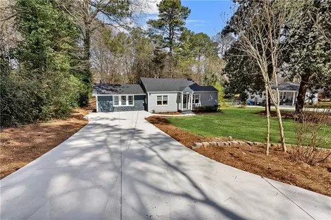 210 Hilltop Cir, Mableton, GA 30126