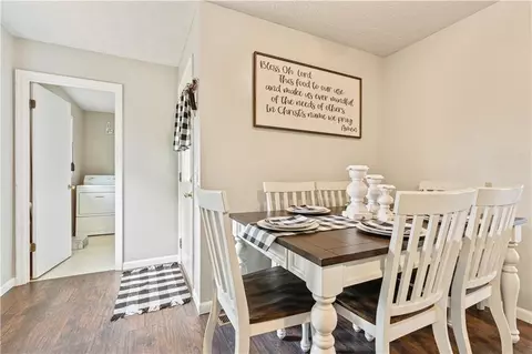 Dining - 305 Garrison Rd, Cornelia, GA 30531 photo 3 of 4