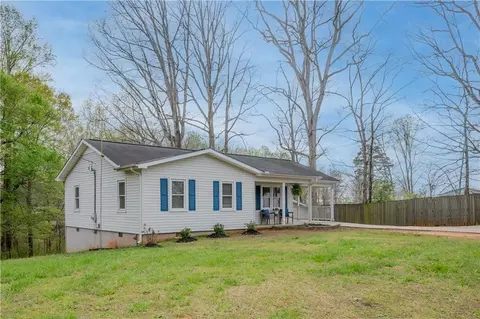 Exterior - 305 Garrison Rd, Cornelia, GA 30531 photo 6 of 13