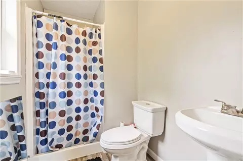 Bath - 305 Garrison Rd, Cornelia, GA 30531 photo 2 of 2