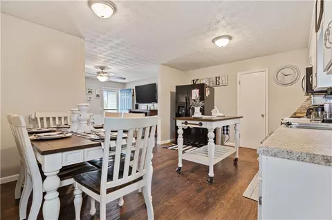 Dining - 305 Garrison Rd, Cornelia, GA 30531 photo 4 of 4