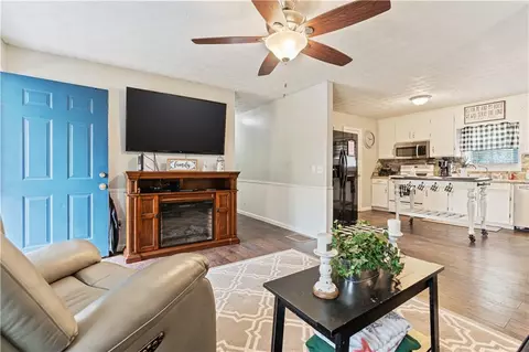 Living - 305 Garrison Rd, Cornelia, GA 30531 photo 5 of 5