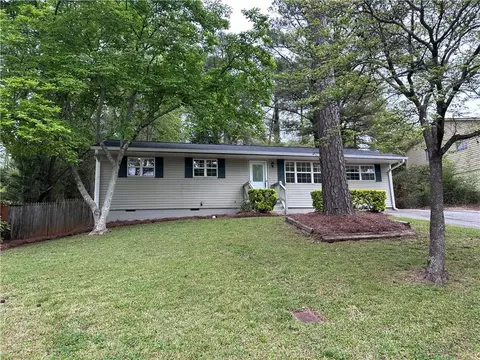 1351 Pineglen Dr, Riverdale, GA 30296