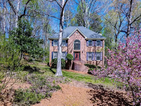 177 Plantation Trce, Woodstock, GA 30188