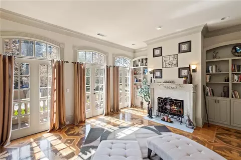 Living - 520 Francis Pointe, Duluth, GA 30097 photo 2 of 16