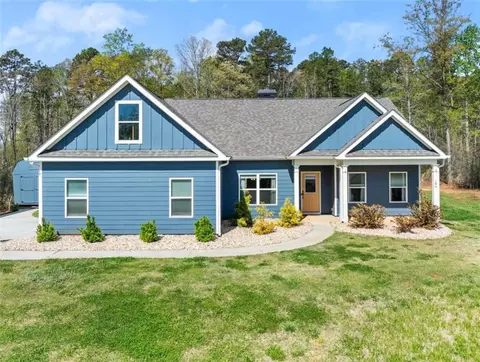 186 Oakwood Dr, Commerce, GA 30529