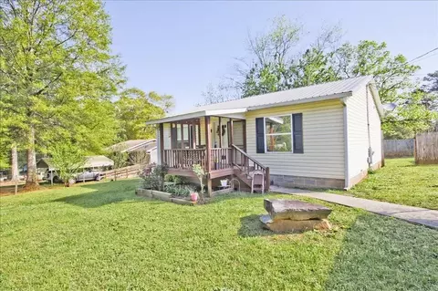 56 Ash St, Commerce, GA 30529