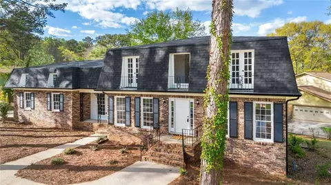 5228 Beechwood Forest Dr, Lithonia, GA 30038