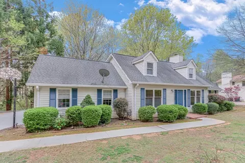 3582 Thompson Bnd, Gainesville, GA 30506