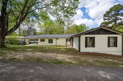 7225 Pine Ct, Cumming, GA 30041